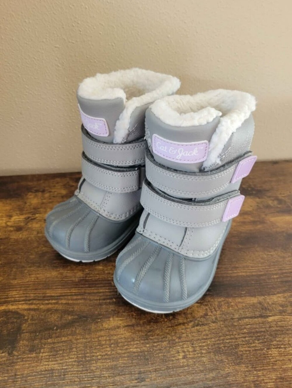 Cat & Jack Grey and Light Purple Kids Winter Boots with Faux Fur Size 5T